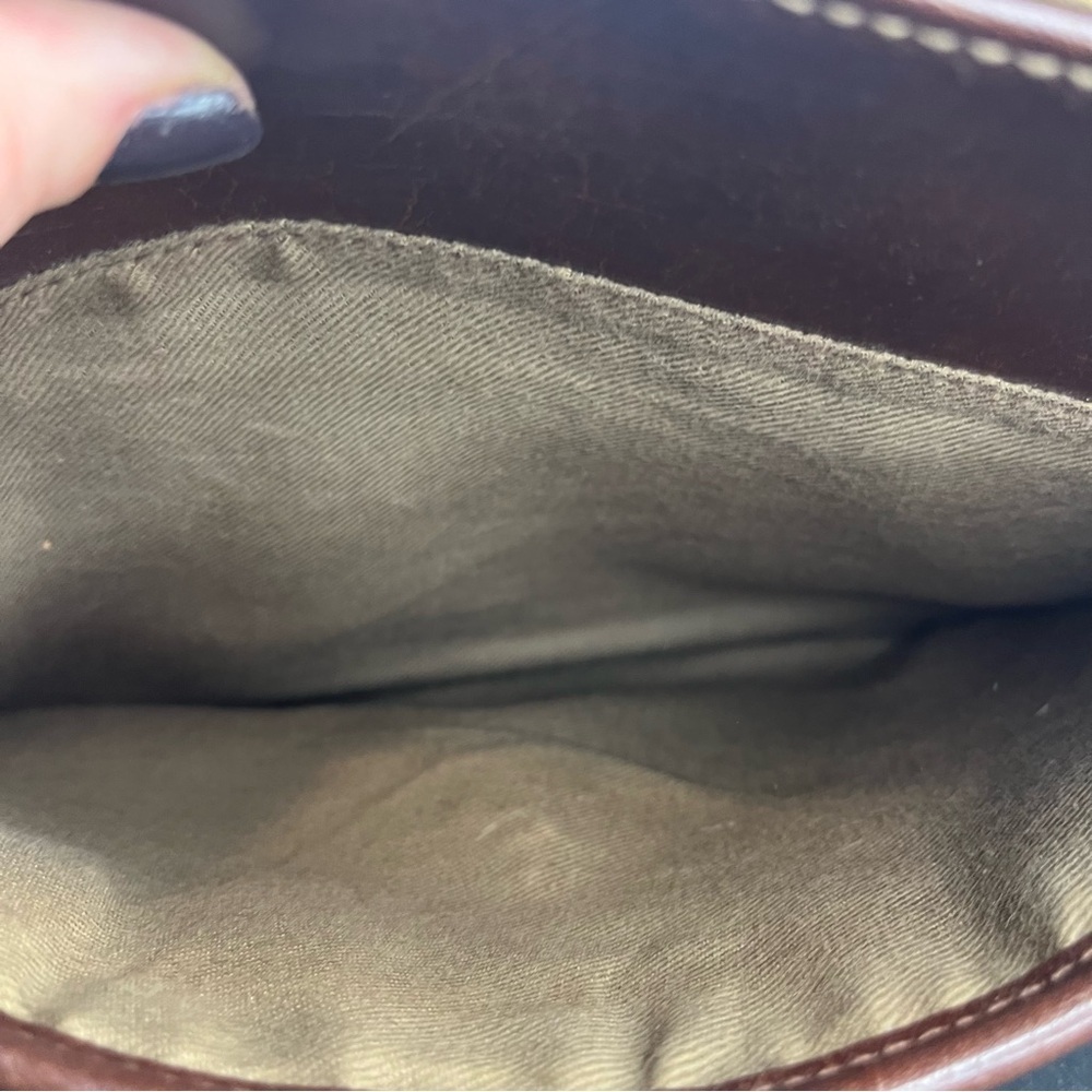 Carryland Ostrich-Embossed Shoulder Bag | Adjustable Strap | Multi-Compartment - Picture 11 of 15